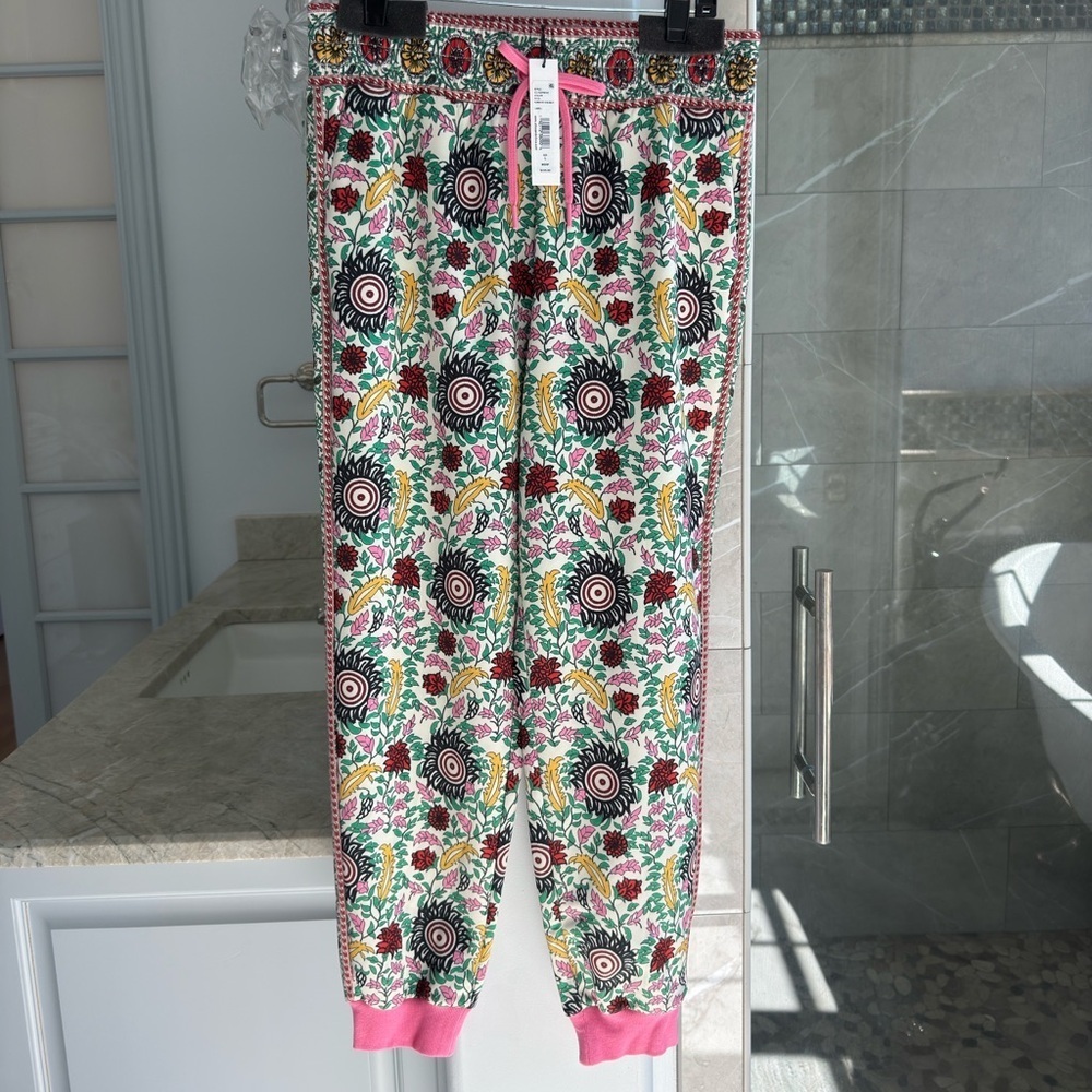 ALICE + OLIVIA NYC Slim-Fit Floral Joggers - Picture 13 of 14